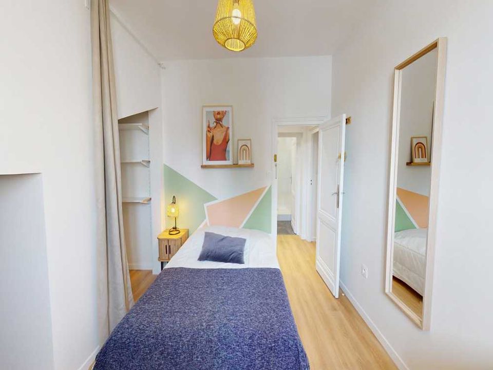 Apartment in Bordeaux, Gironde - photo 1