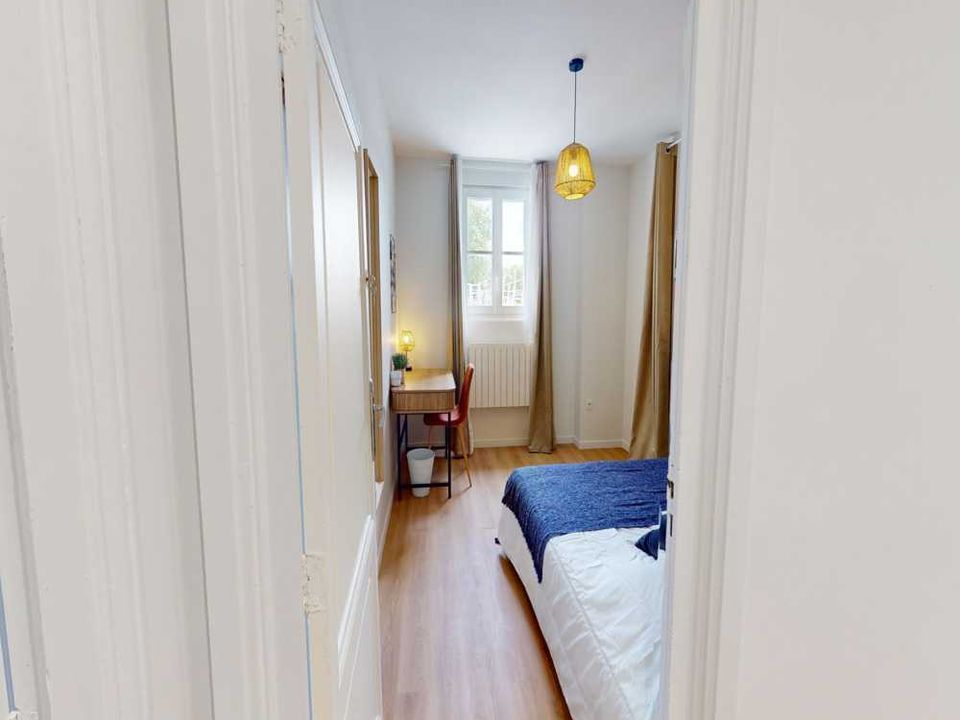 Apartment in Bordeaux, Gironde - photo 2
