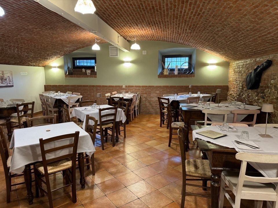 Erhvervsejendom i Castel San Giovanni, Piacenza - foto 3