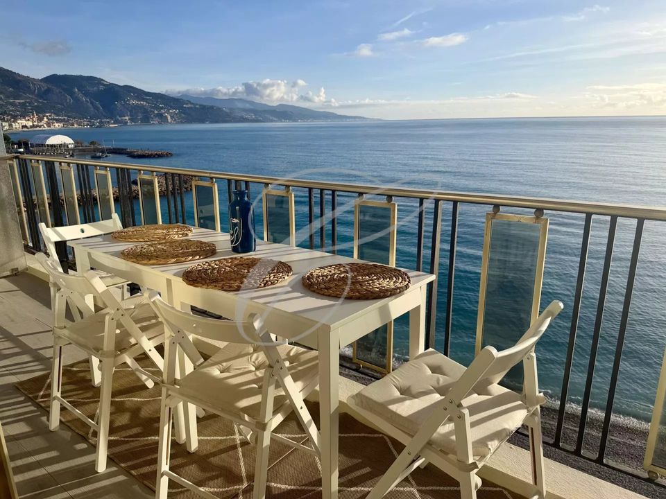 Lejlighed i Roquebrune-Cap-Martin, Alpes-Maritimes - foto 1