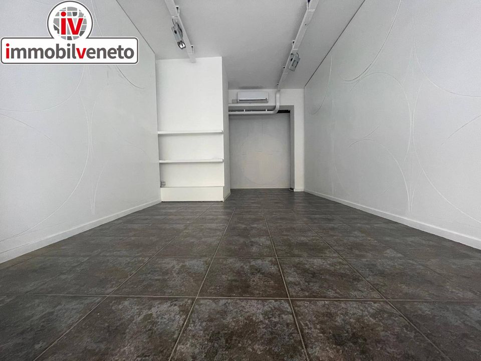 Erhvervsejendom i Lonigo, Vicenza - foto 4