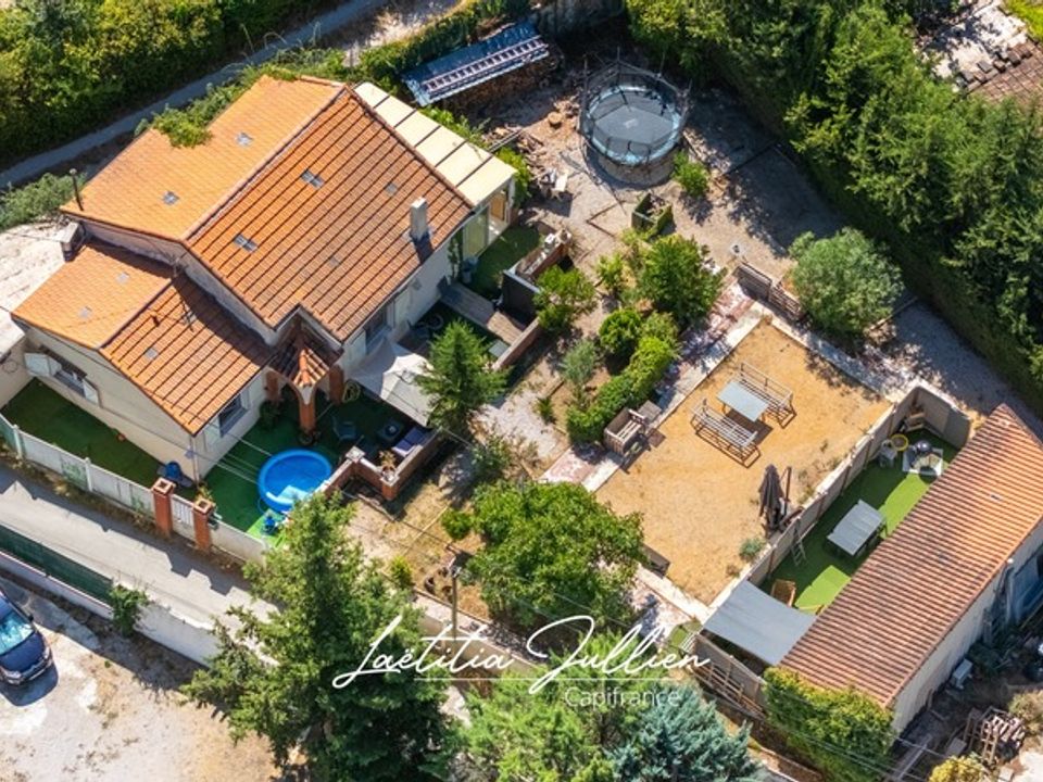 Villa i Aubagne en Provence, Bouches-du-Rhone - foto 2