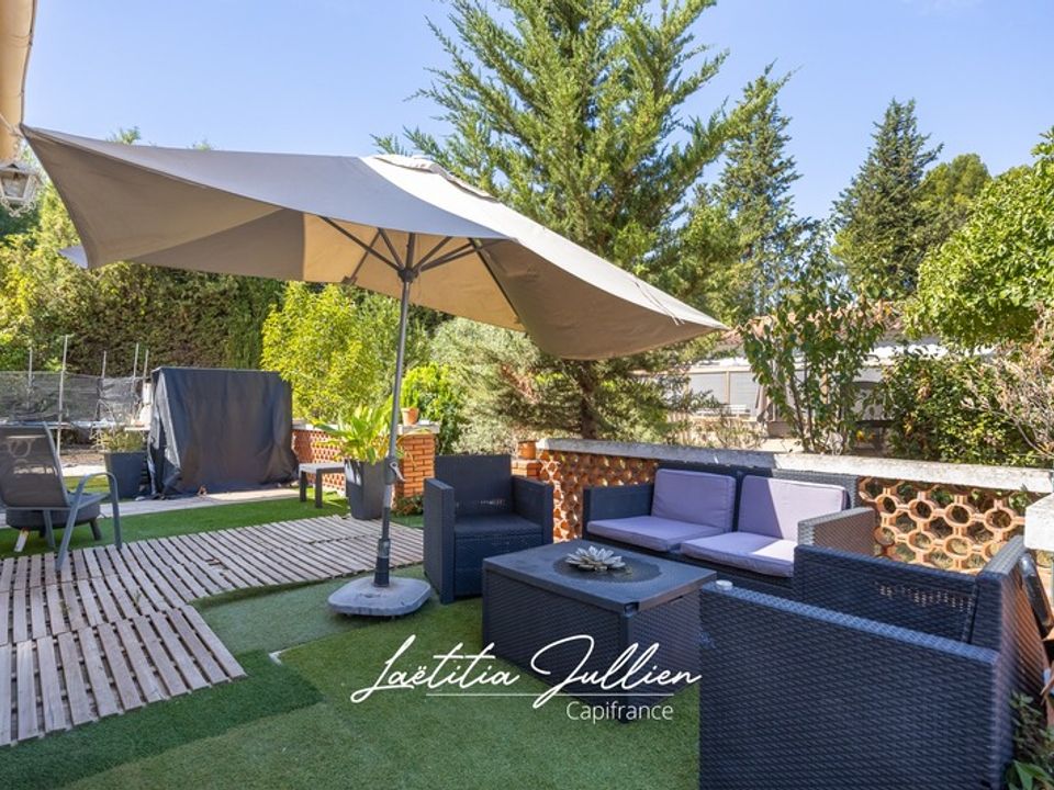 Villa i Aubagne en Provence, Bouches-du-Rhone - foto 3