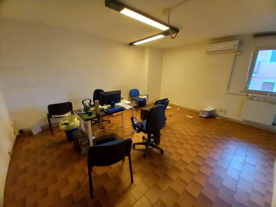 Erhvervsejendom i Pontedera, Pisa - foto 1