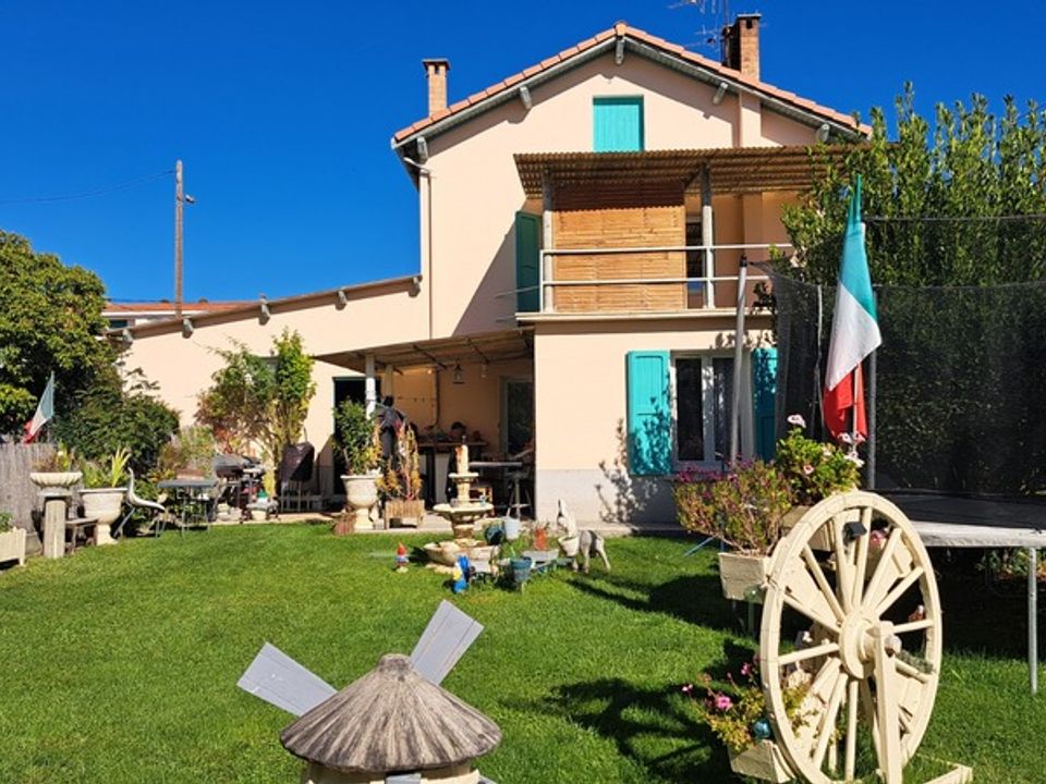 Villa i Digne-les-Bains, Alpes-de-Haute-Provence - foto 2