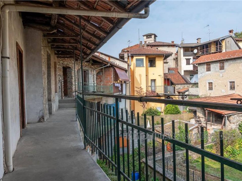 Herregård i Miasino, Novara - bilde 1