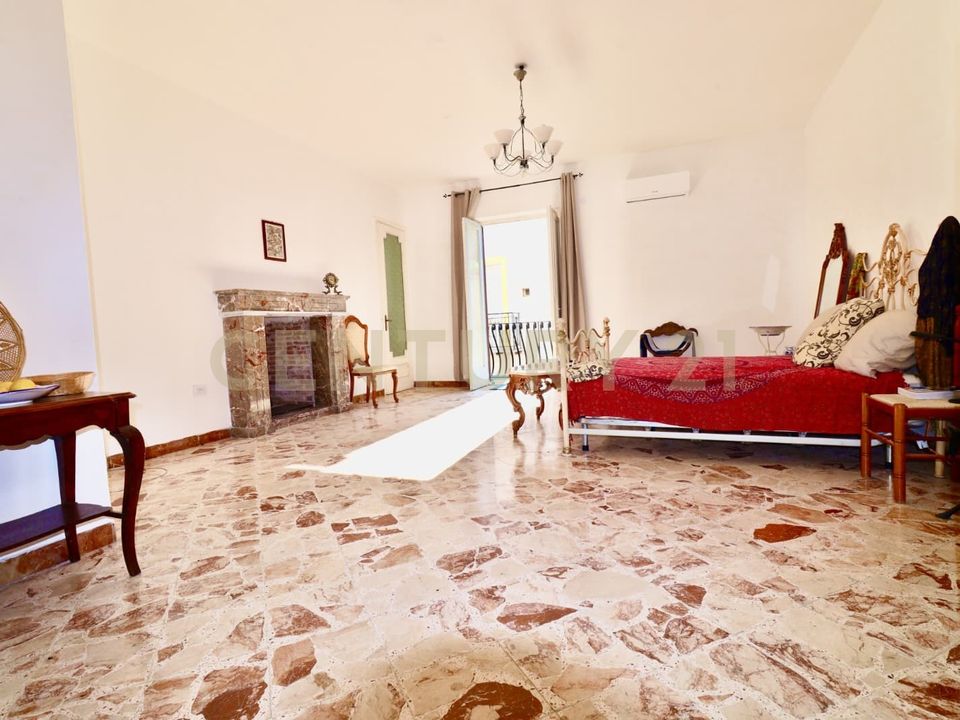 Byhus i Carini, Palermo - foto 1
