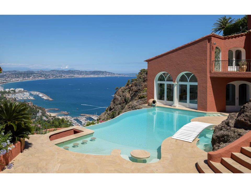 Villa i Theoule-sur-Mer, Alpes-Maritimes - foto 1
