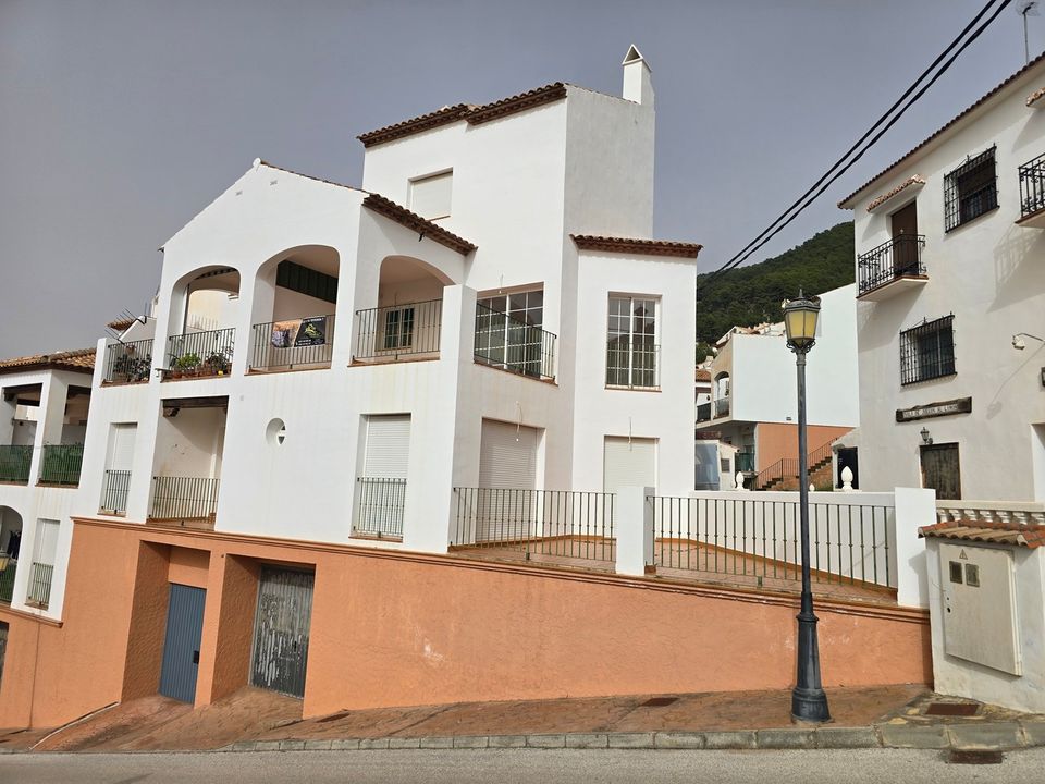 Landsbyhus i Alcaucin, Malaga - foto 1