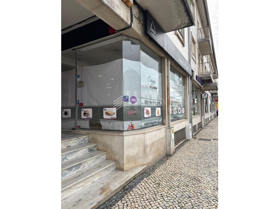 Erhvervsejendom i Aveiro, Aveiro - foto 1