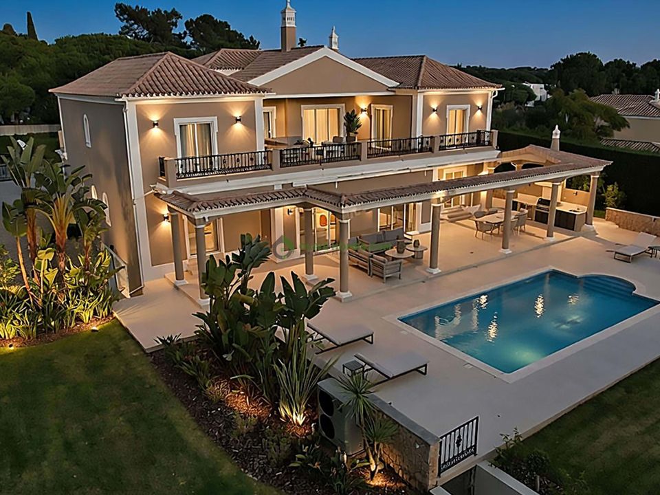 Villa i Quarteira, Faro - foto 1