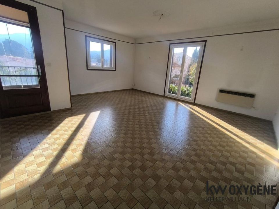 Villa i Le Boulou, Pyrenees-Orientales - foto 1