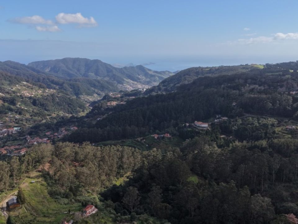 Helårsgrund i Santa Cruz, Madeira - foto 1