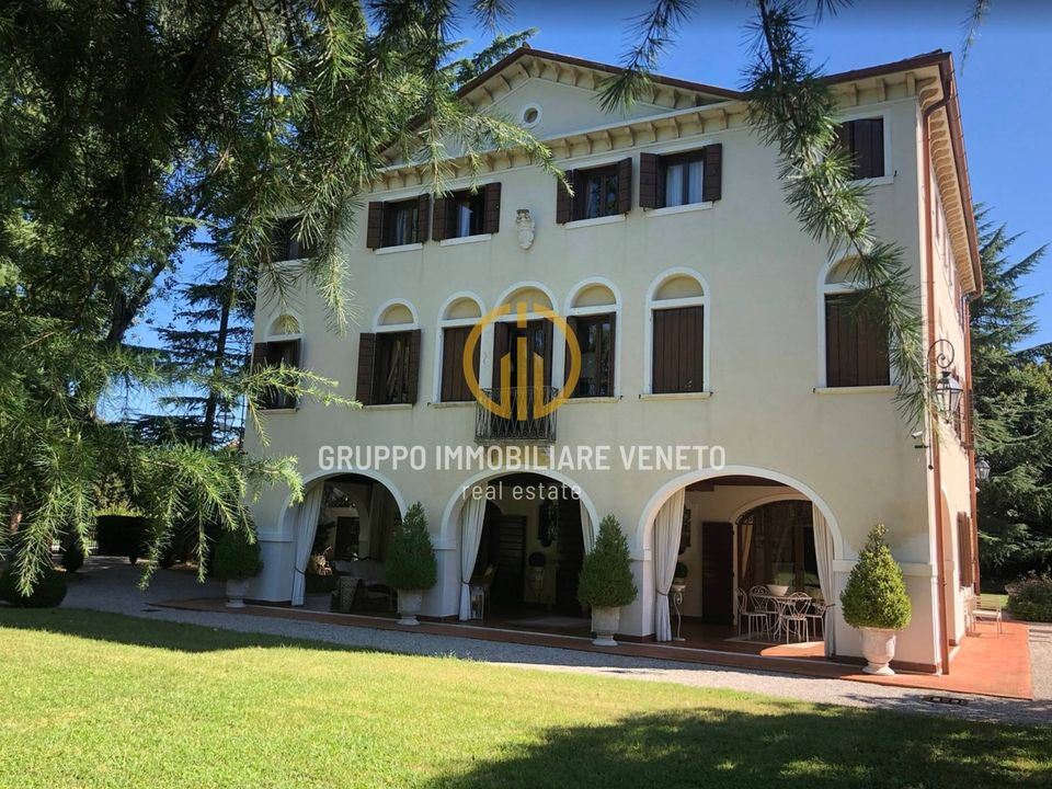 Erhvervsejendom i Treviso, Treviso - foto 1