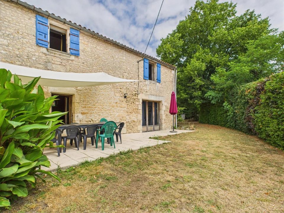Landsbyhus i Saint-Just-Luzac, Charente-Maritime - foto 1