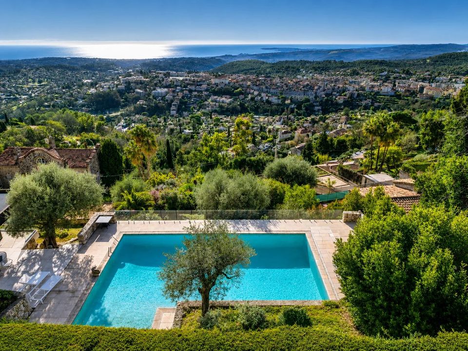Villa en Vence, Alpes-Maritimes - foto 1