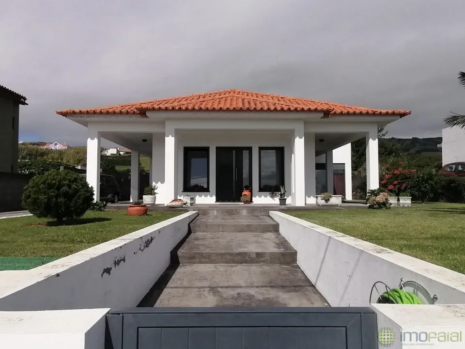 Byhus i Horta, Faial - foto 1