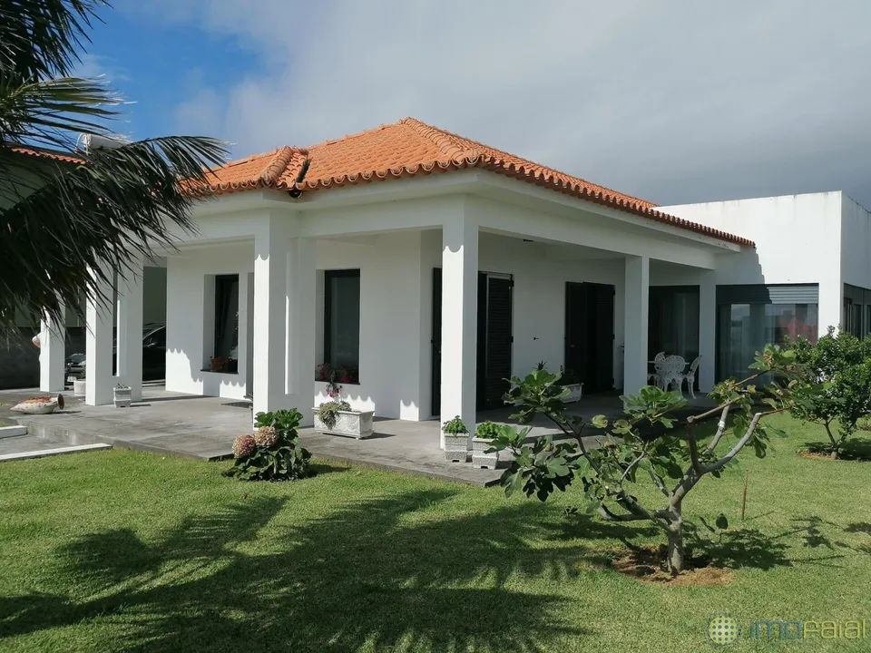 Byhus i Horta, Faial - foto 2