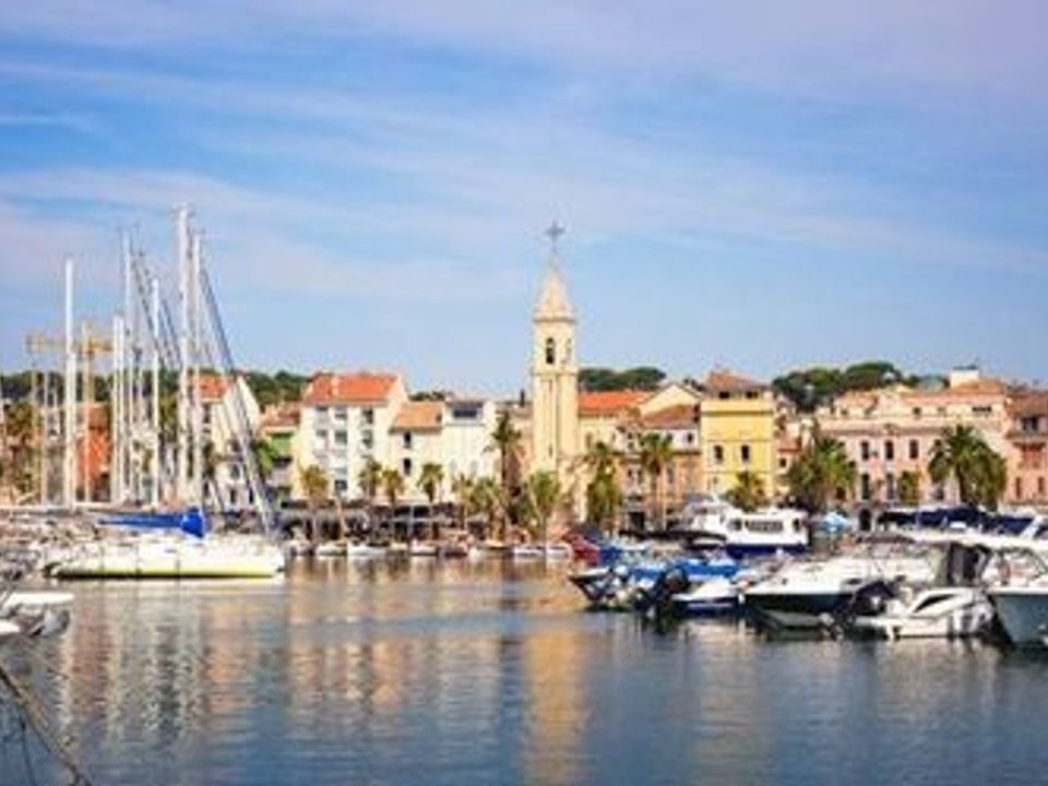 Erhvervsejendom i Sanary-sur-Mer, Var - foto 1
