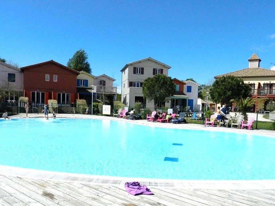 Erhvervsejendom i Le Teich, Gironde - foto 1