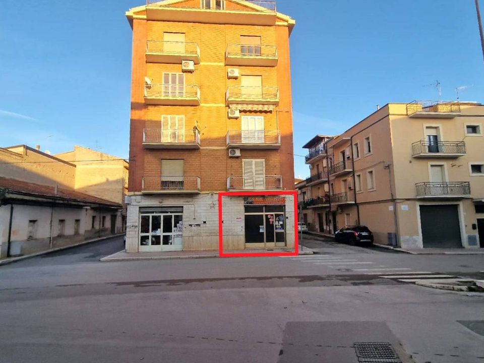 Erhvervsejendom i San Nicandro Garganico, Foggia - foto 1