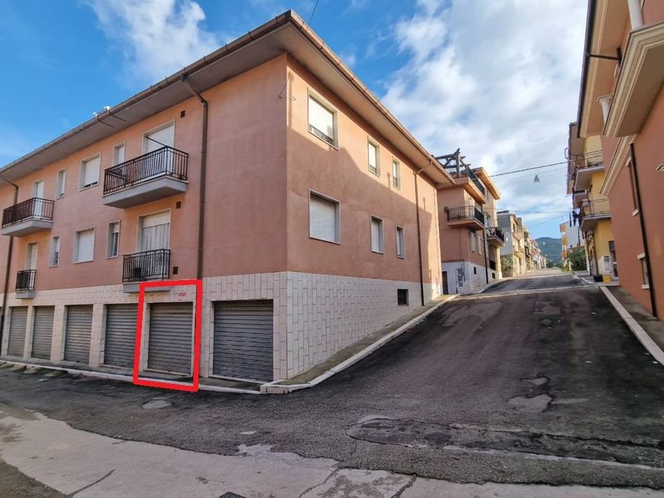 Parkeringsplads i San Nicandro Garganico, Foggia - foto 2