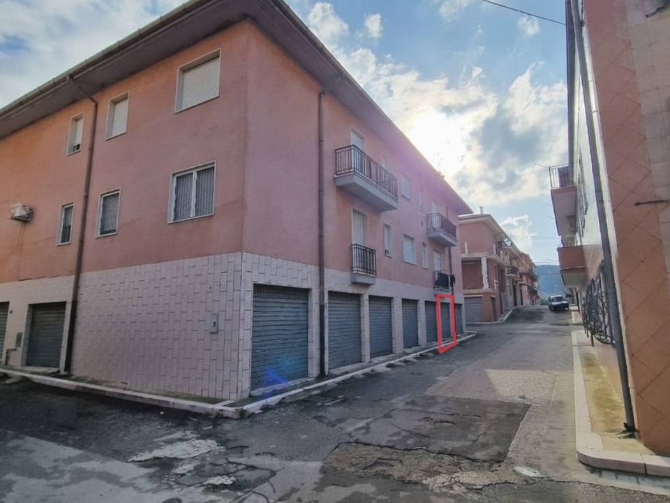 Parkeringsplads i San Nicandro Garganico, Foggia - foto 3