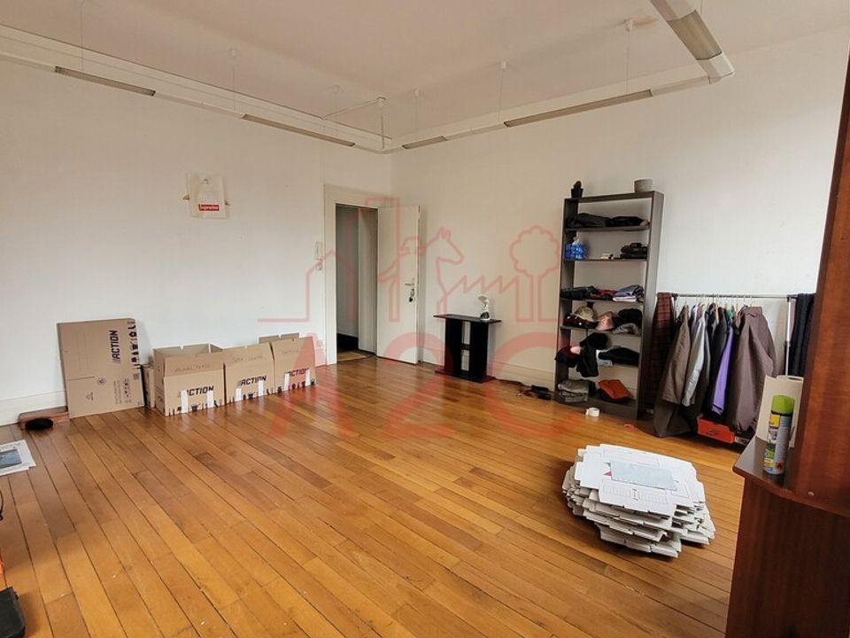 Propriedade comercial em La Roche-sur-Yon, Vendee - foto 1