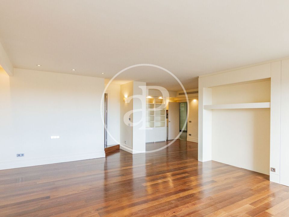 Apartment in Madrid, Madrid - photo 2