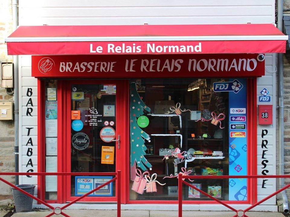 Erhvervsejendom i Valdalliere, Calvados - foto 1