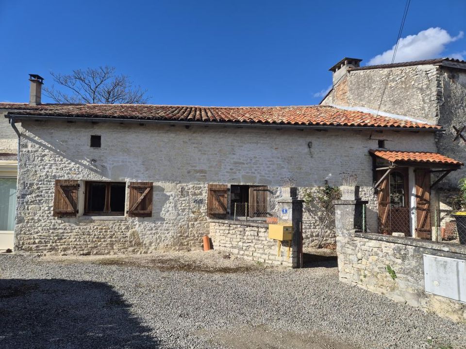 Villa i Saint-Amant-de-Boixe, Charente - foto 2