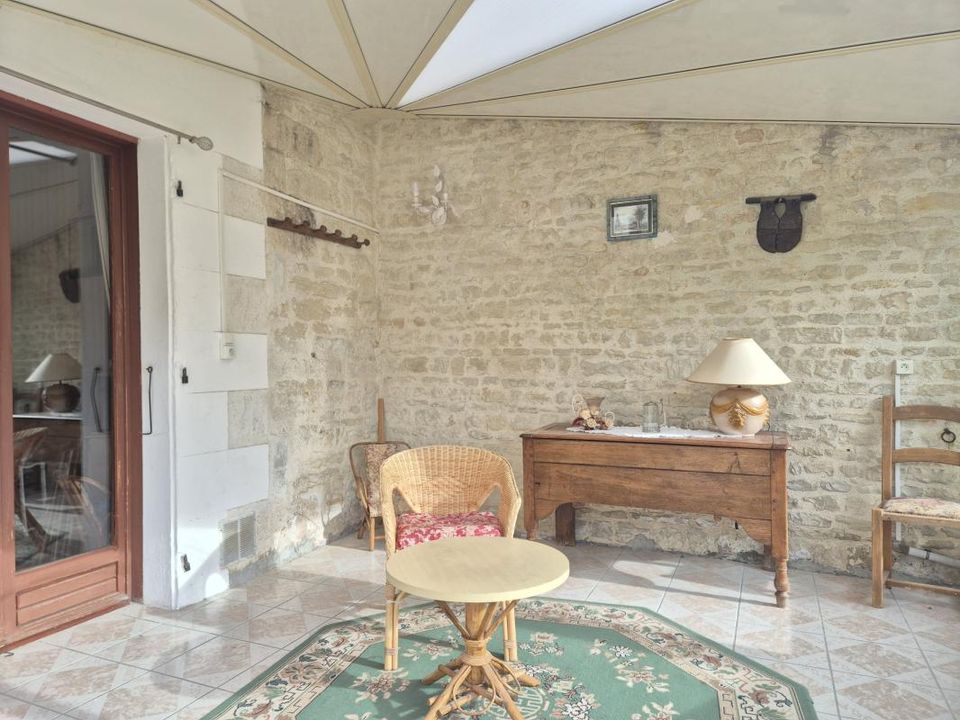 Villa i Saint-Amant-de-Boixe, Charente - foto 3