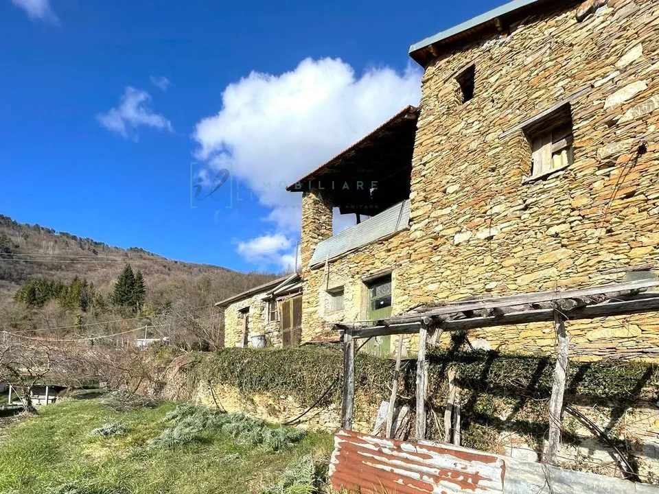 Landejendom i Pieve di Teco, Imperia - foto 1