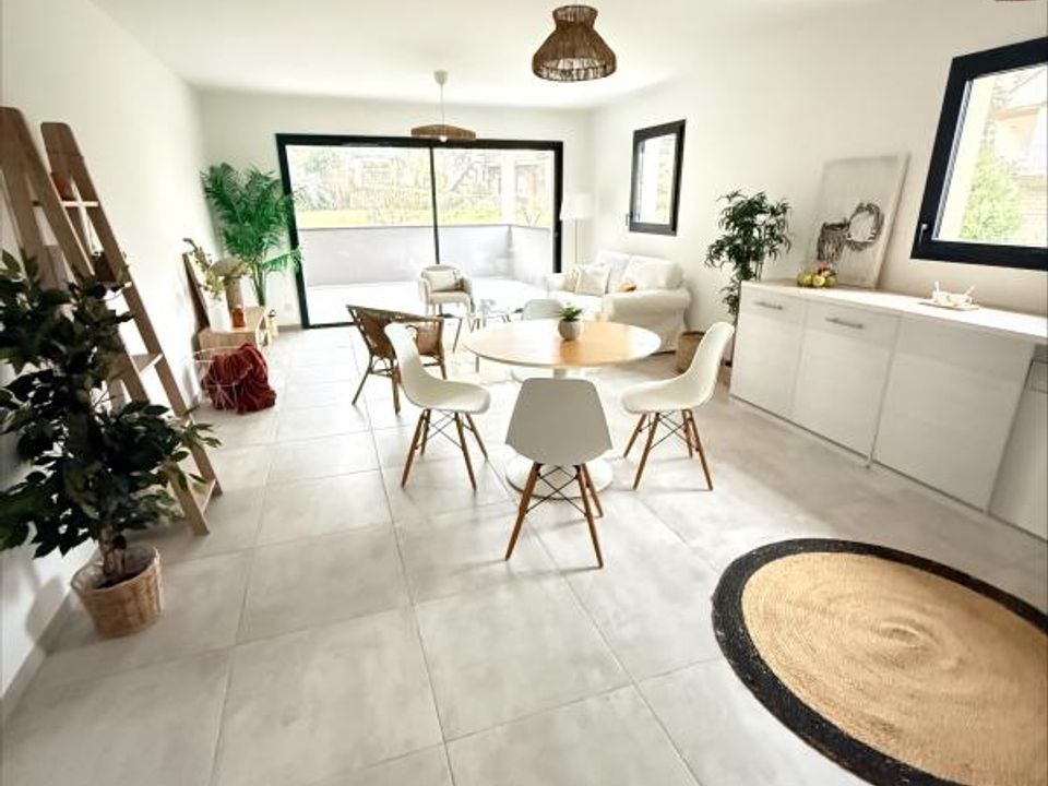Apartamento en Aubenas, Ardeche - foto 2