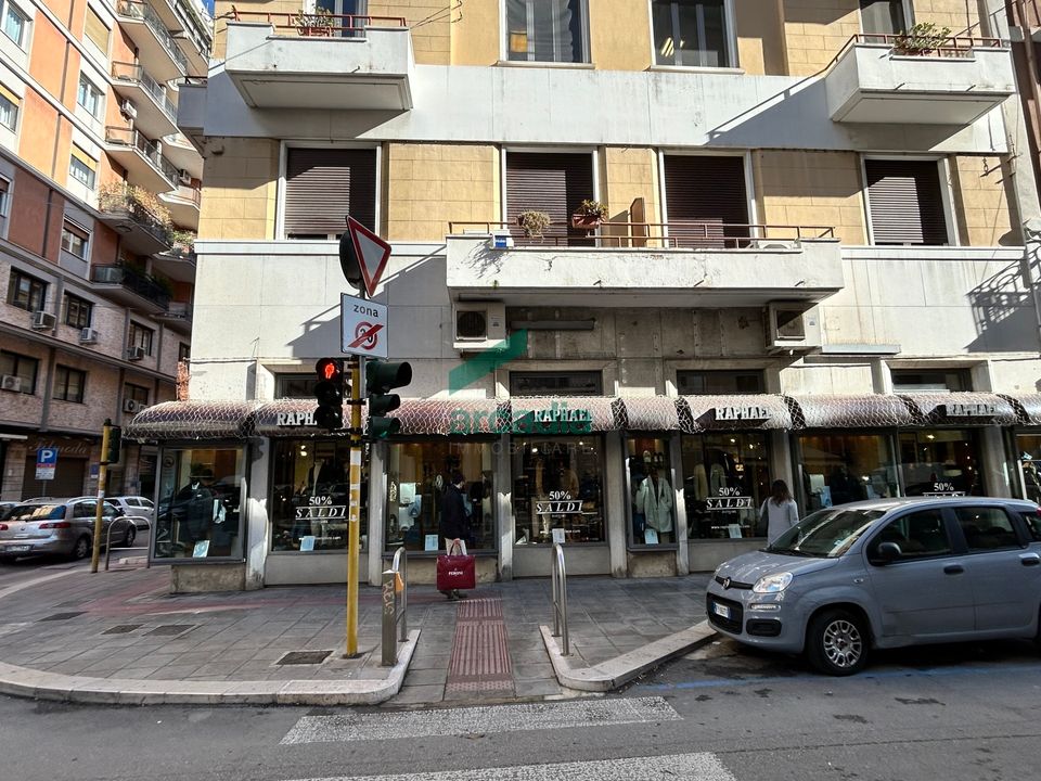 Erhvervsejendom i Bari, Bari - foto 5