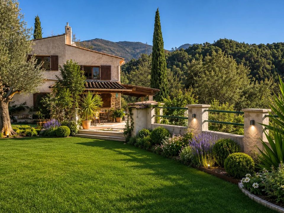 Villa in Saint-Martin-du-Var, Alpes-Maritimes - foto 1