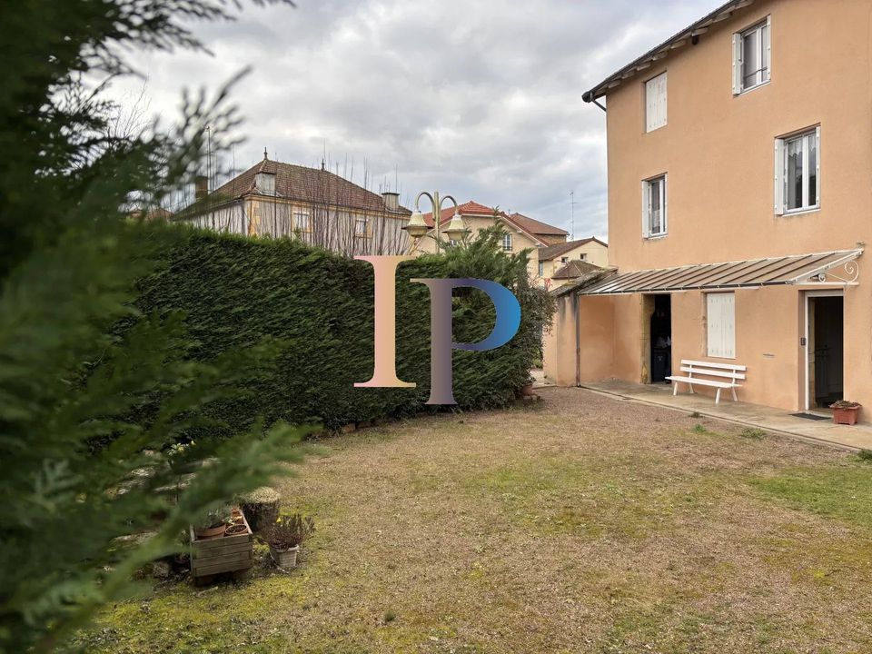 Villa i Saint-Denis-de-Cabanne, Loire - foto 1