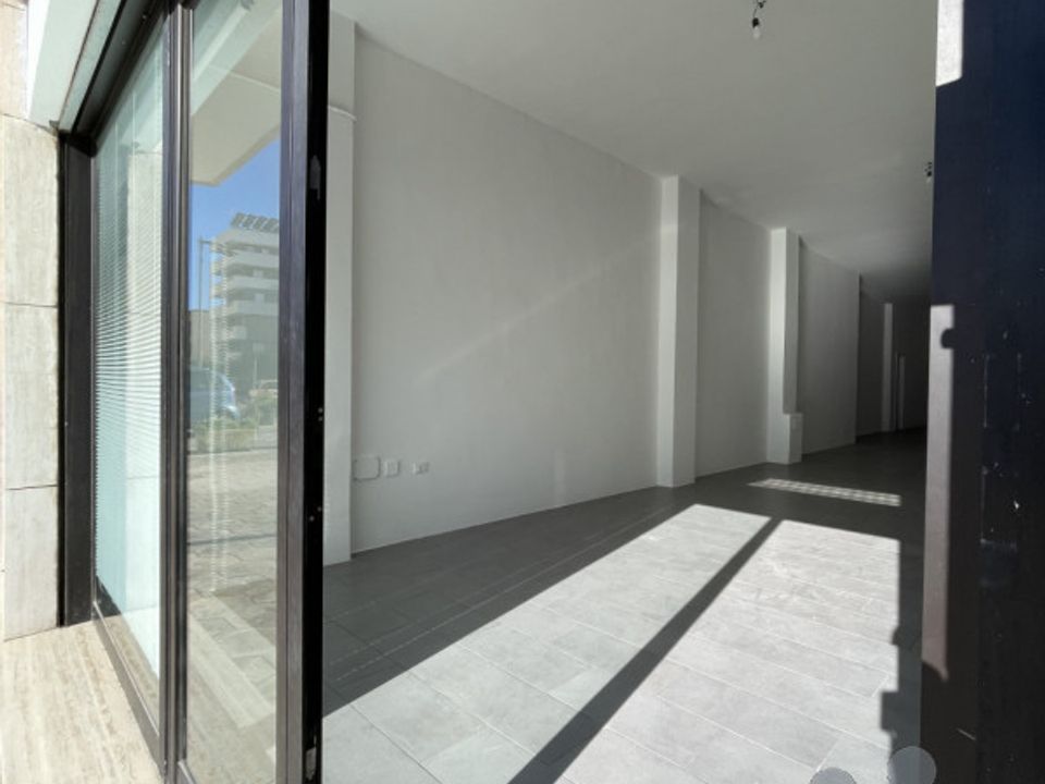 Commercial property in Lecce, Lecce - photo 3