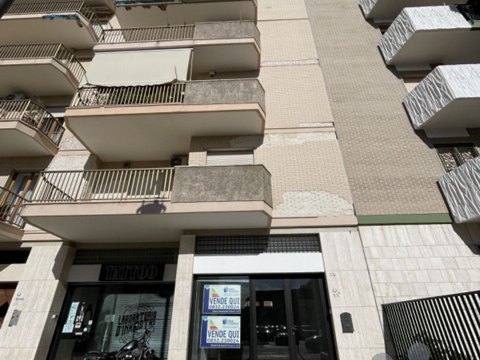 Commercial property in Lecce, Lecce - photo 4