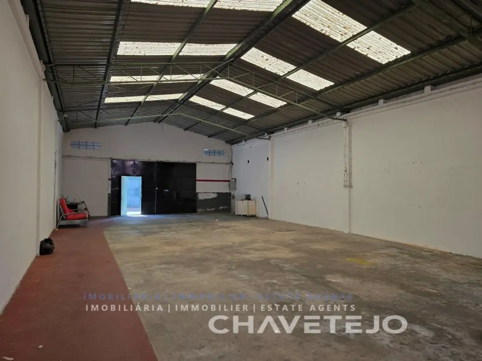 Commercial property in Tomar, Santarem - photo 1