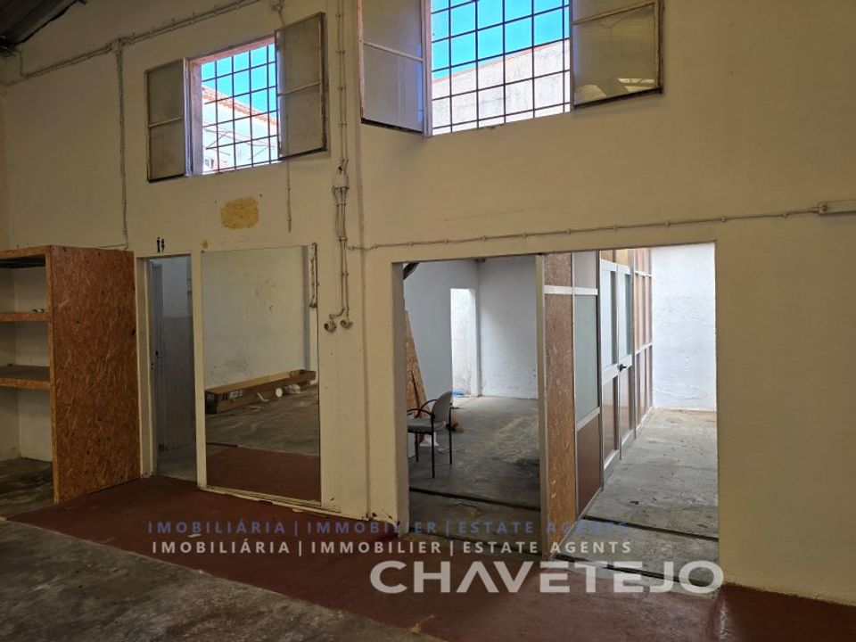 Commercial property in Tomar, Santarem - photo 2