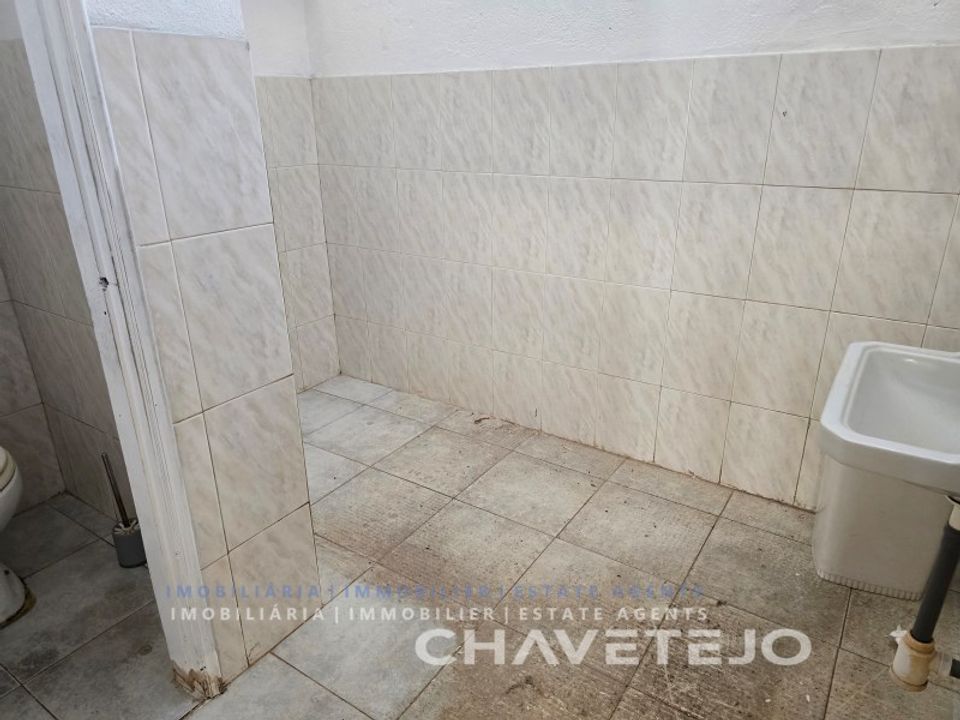 Commercial property in Tomar, Santarem - photo 5