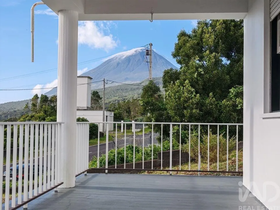 Casa de pueblo en Lajes do Pico, Pico - foto 2