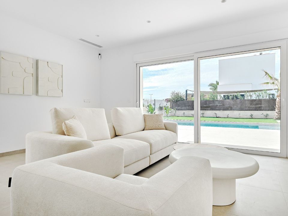 Villa in Los Montesinos, Alicante - photo 3