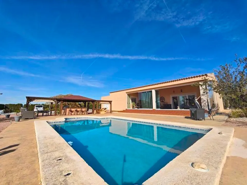 Villa i Sax, Alicante - bilde 1