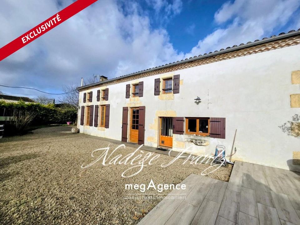 Landejendom i Asnieres-la-Giraud, Charente-Maritime - foto 1