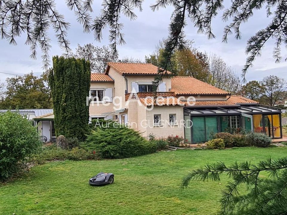 Landejendom i Bressuire, Deux-Sevres - foto 1