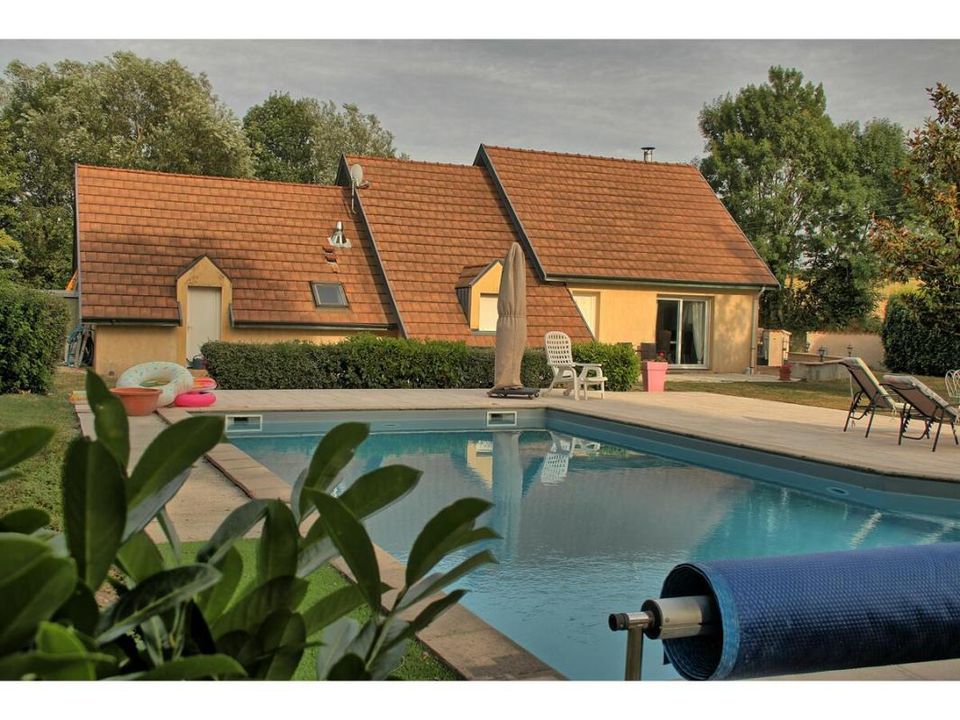 Villa i Labergement-les-Seurre, Cote-d'Or - bilde 1