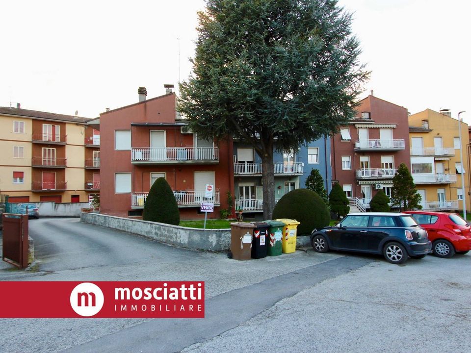 Parkeerruimte in Matelica, Macerata - foto 1