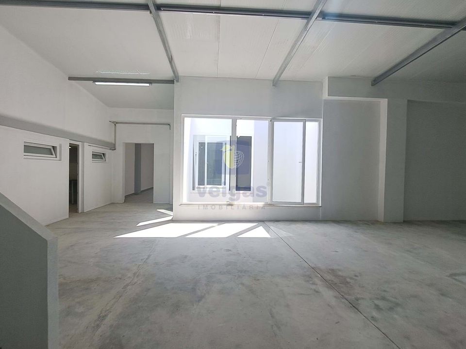 Erhvervsejendom i Baixa da Banheira, Setubal - foto 3